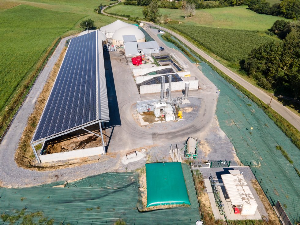 Cofinancée par Énergie Partagée et un collectif d’agriculteurs, l’unité territoriale de méthanisation Méthalayou est en service depuis octobre 2018 et injecte près de 8 GWh/an de biométhane dans le réseau de transport de gaz naturel du sud-ouest, Terega.